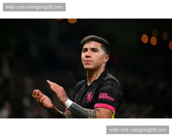 恩佐·费尔南德斯今夏申请离队，转会皇马遇阻，1.5亿欧元高价成关键